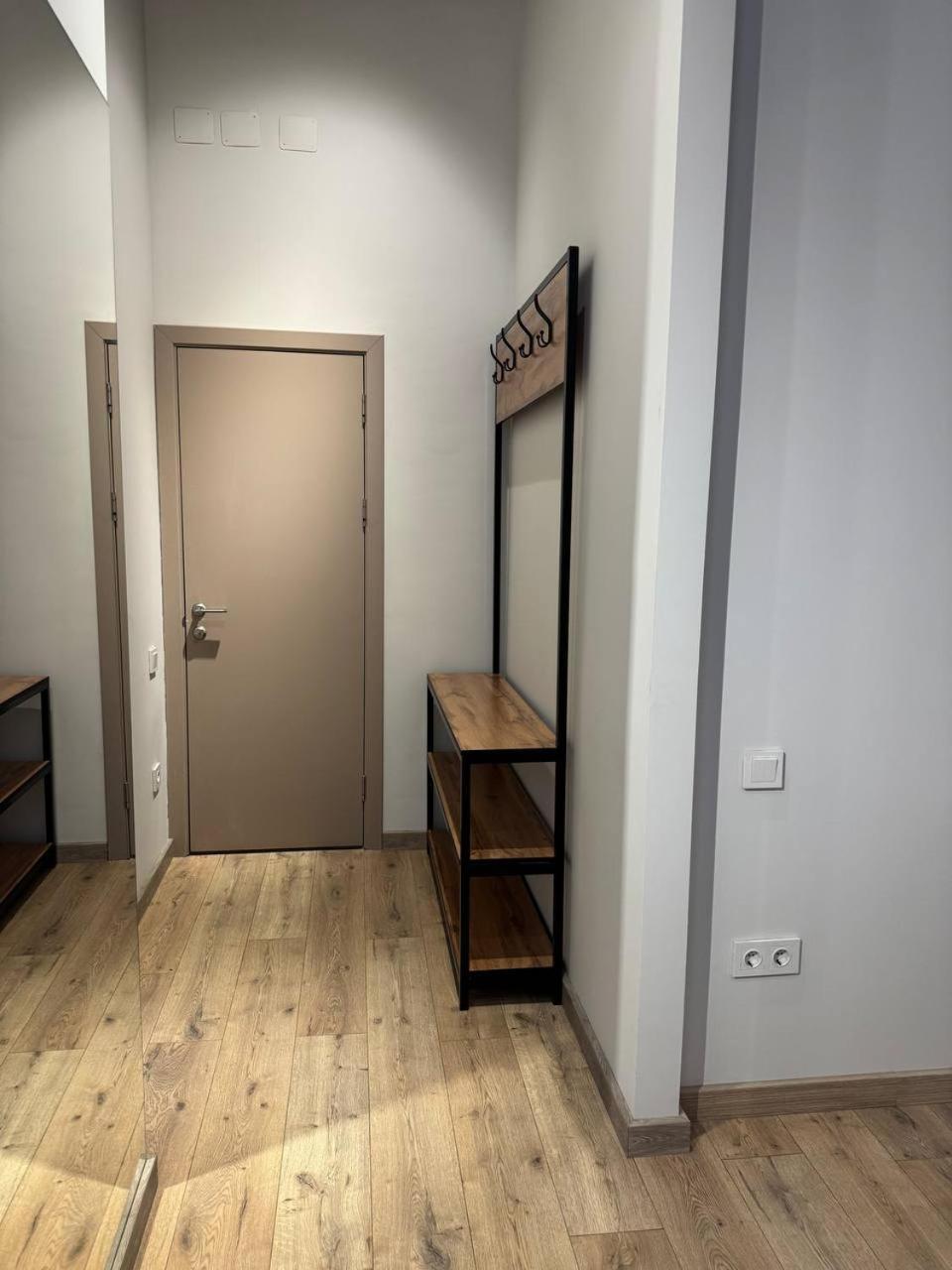 בישקק Muras Hostel מראה חיצוני תמונה
