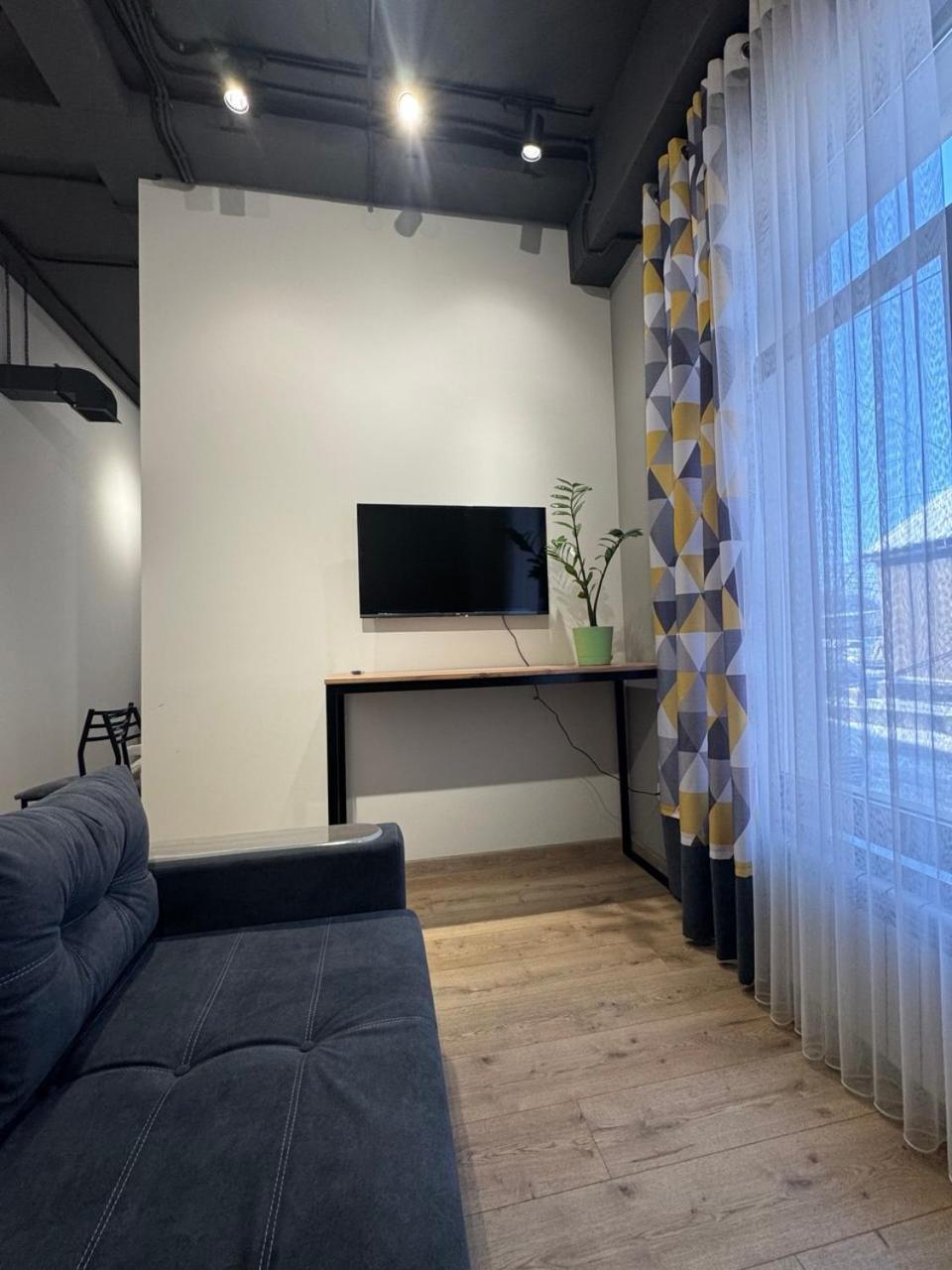 בישקק Muras Hostel מראה חיצוני תמונה